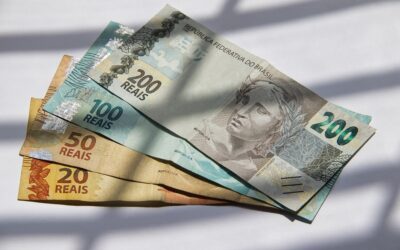 Veja datas de acerto do 13º salário em 2023 e como calcular o valor pago